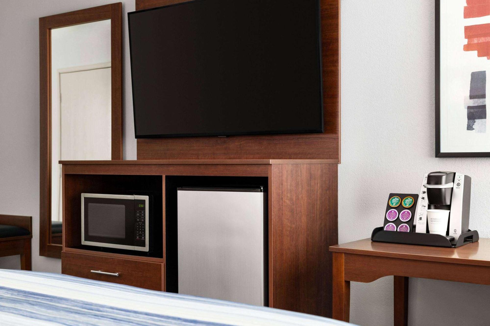 Americinn By Wyndham Williamsburg エクステリア 写真