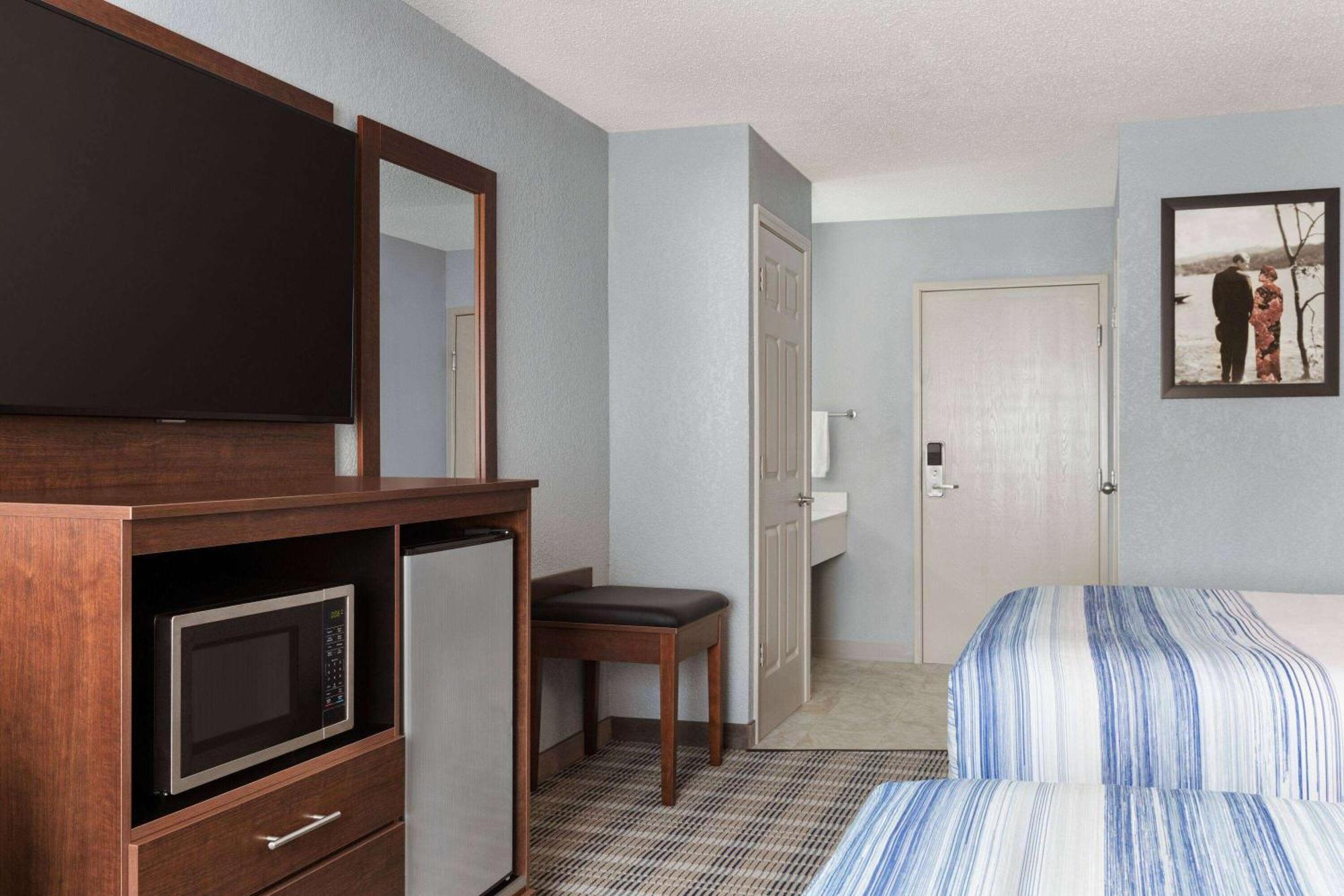 Americinn By Wyndham Williamsburg エクステリア 写真