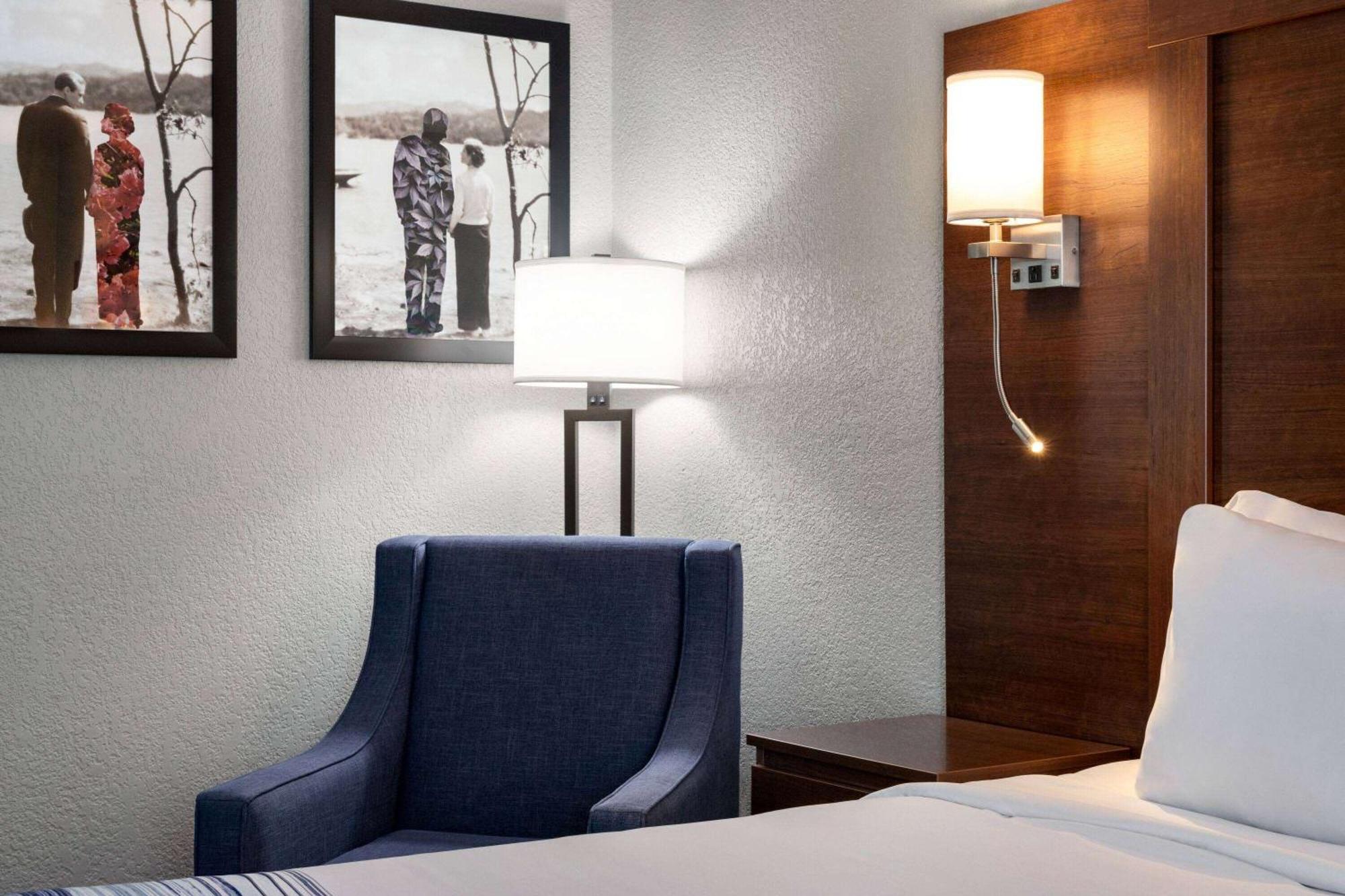 Americinn By Wyndham Williamsburg エクステリア 写真