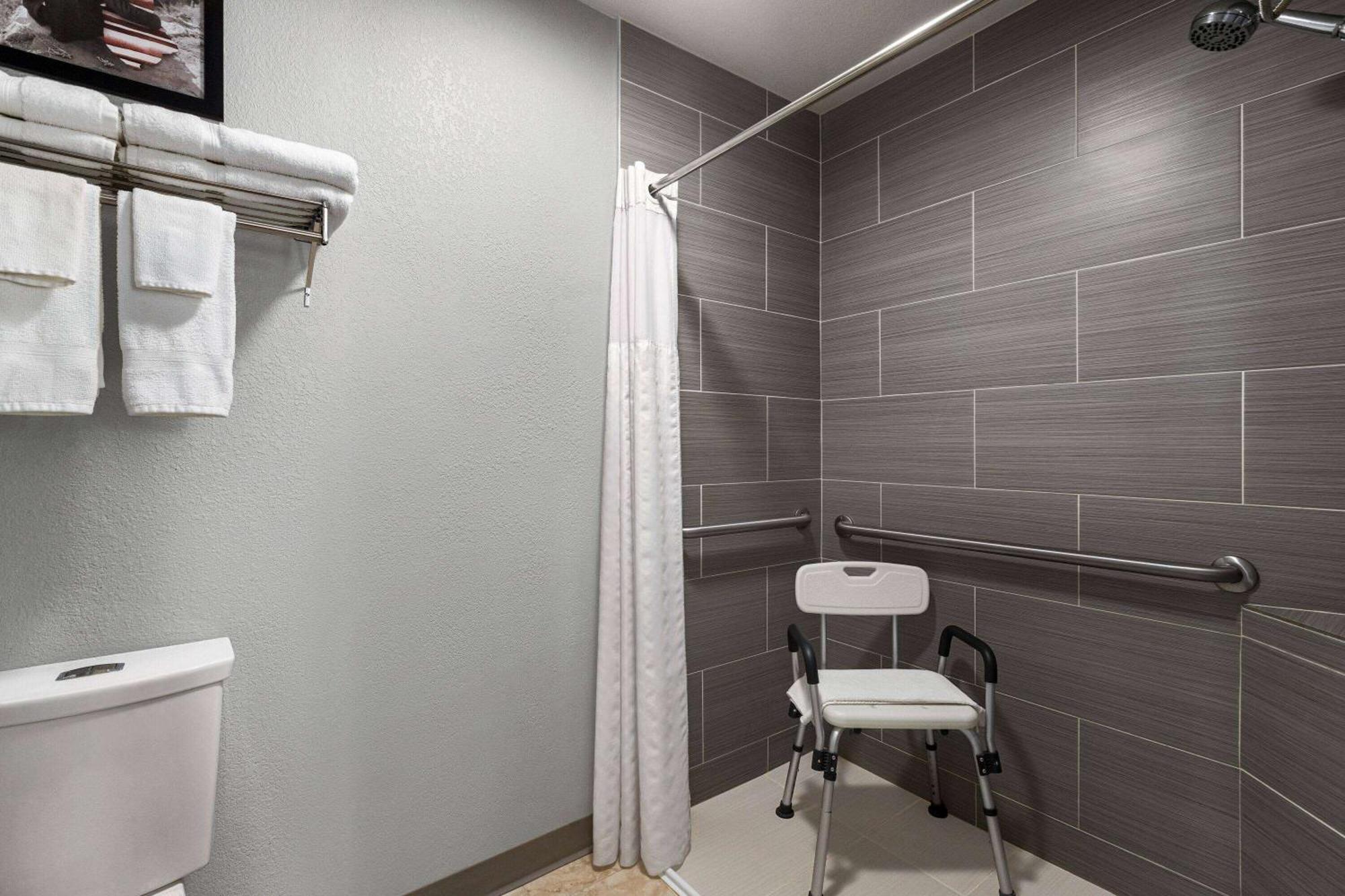 Americinn By Wyndham Williamsburg エクステリア 写真