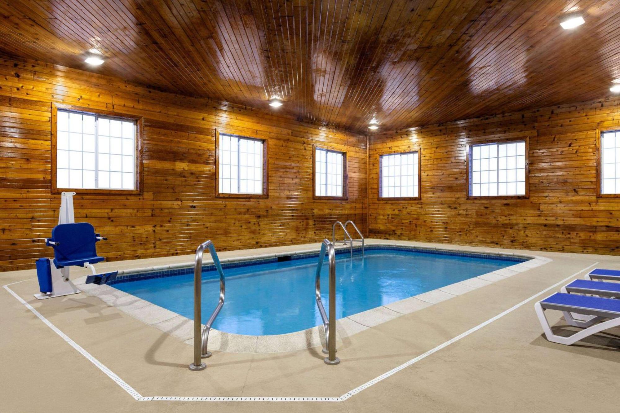 Americinn By Wyndham Williamsburg エクステリア 写真